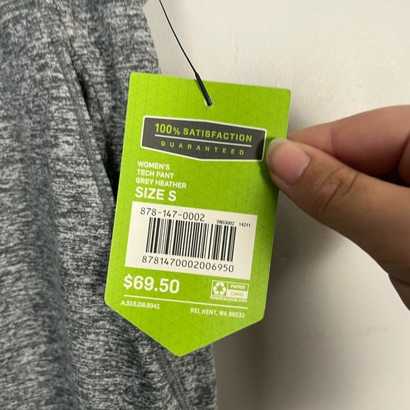 New REI women’s tech pants Heather grey size small - Picture 2 of 5